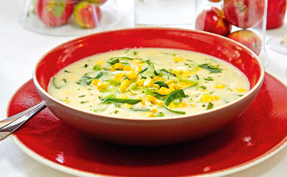 Erdäpfelsuppe mit Mais und Lauch • Rezept • GUSTO.AT