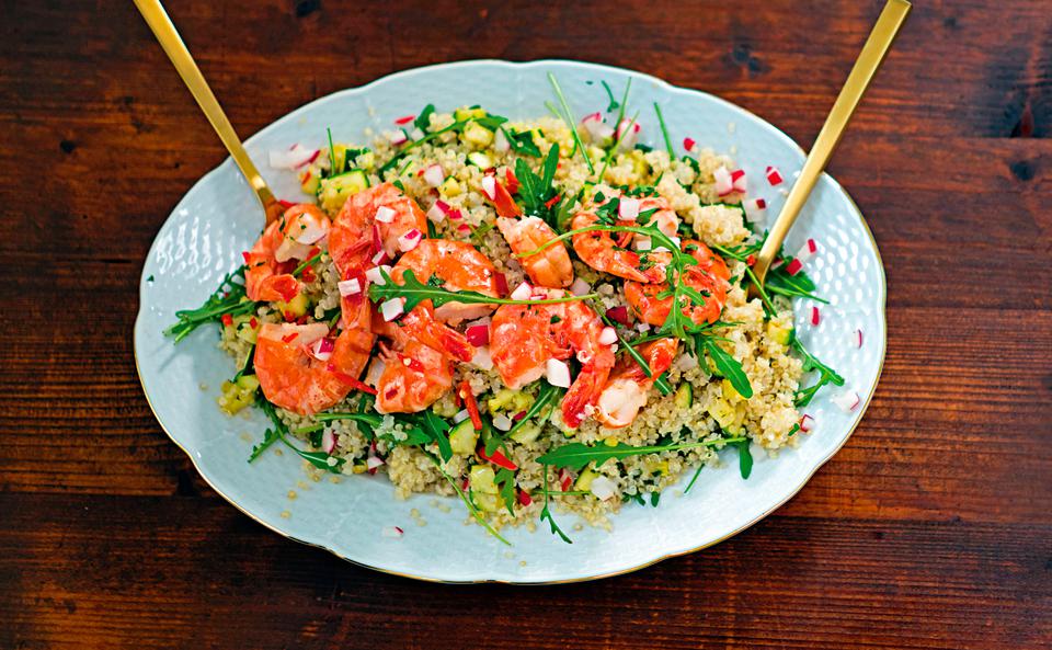 Quinoa mit Garnelen, Rucola und Kräutern