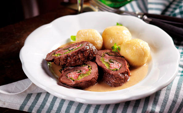 Hirschroulade mit Grießknödeln