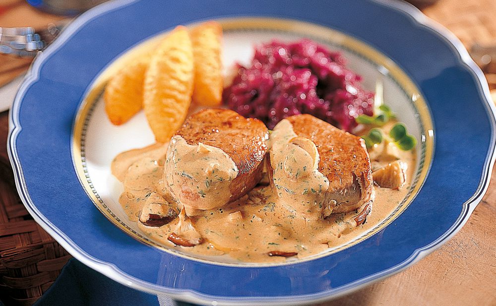 Schweinsmedaillons mit Schwammerlsauce • Rezept • GUSTO.AT